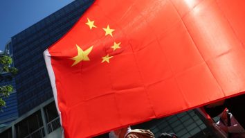 Solidaritate în fața tiraniei. Toți cei 19 membrii pro-democrație ai legislativului din Hong Kong și-au dat demisia în bloc