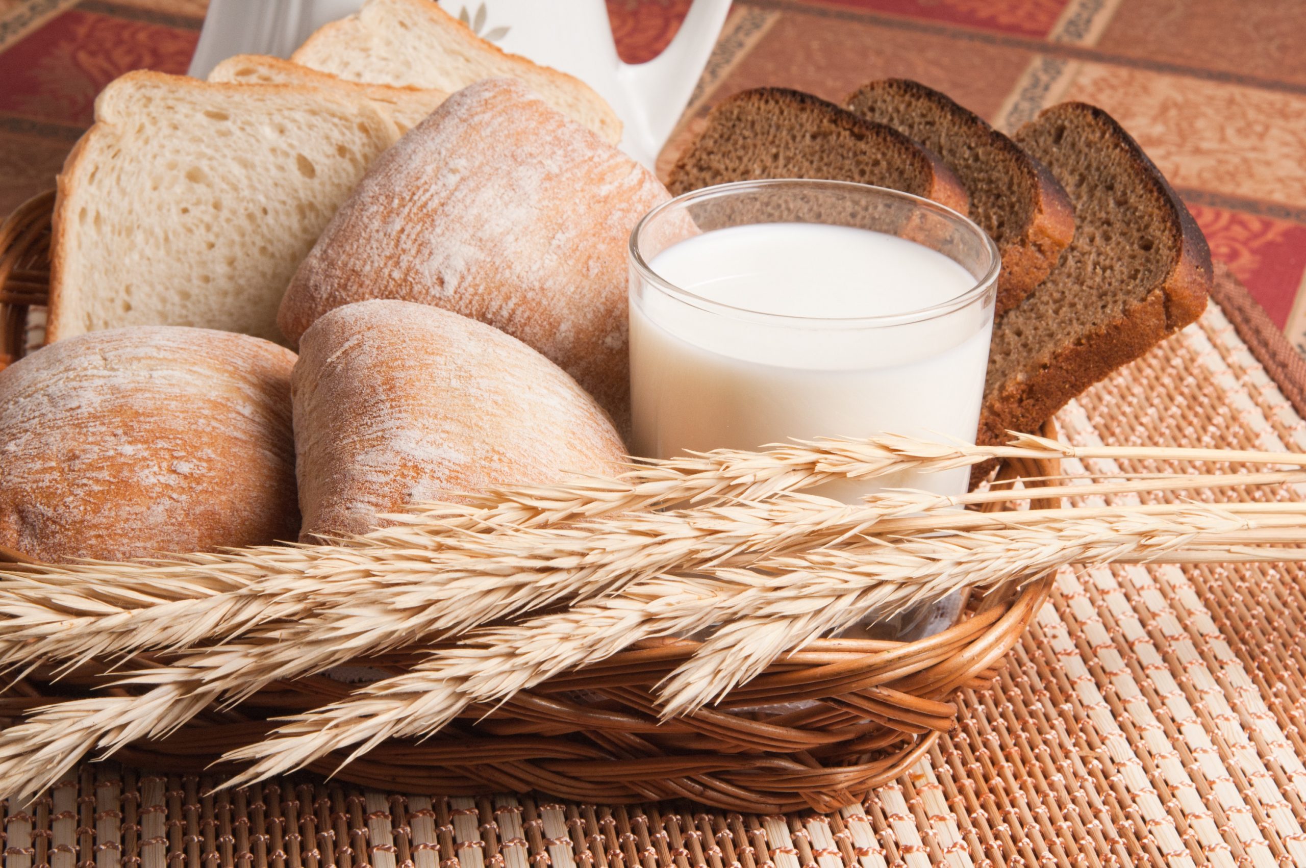 Sfatul cercetătorilor în lupta contra Covid-19: Adăugați vitamina D în pâine și lapte