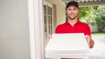 Băiatul de la pizza a băgat în carantină un întreg stat australian pentru că a mințit