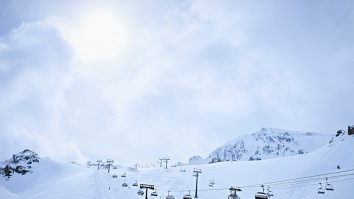 Din lockdown, direct pe pârtie! Țara care a început deja să-și pregătească stațiunile de schi pentru turiști