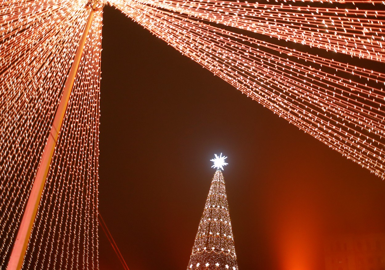 Fără luminițe de Crăciun în sectorul 6. Explicația primarului: „Sunt prea scumpe. Aș putea face o grădiniță”