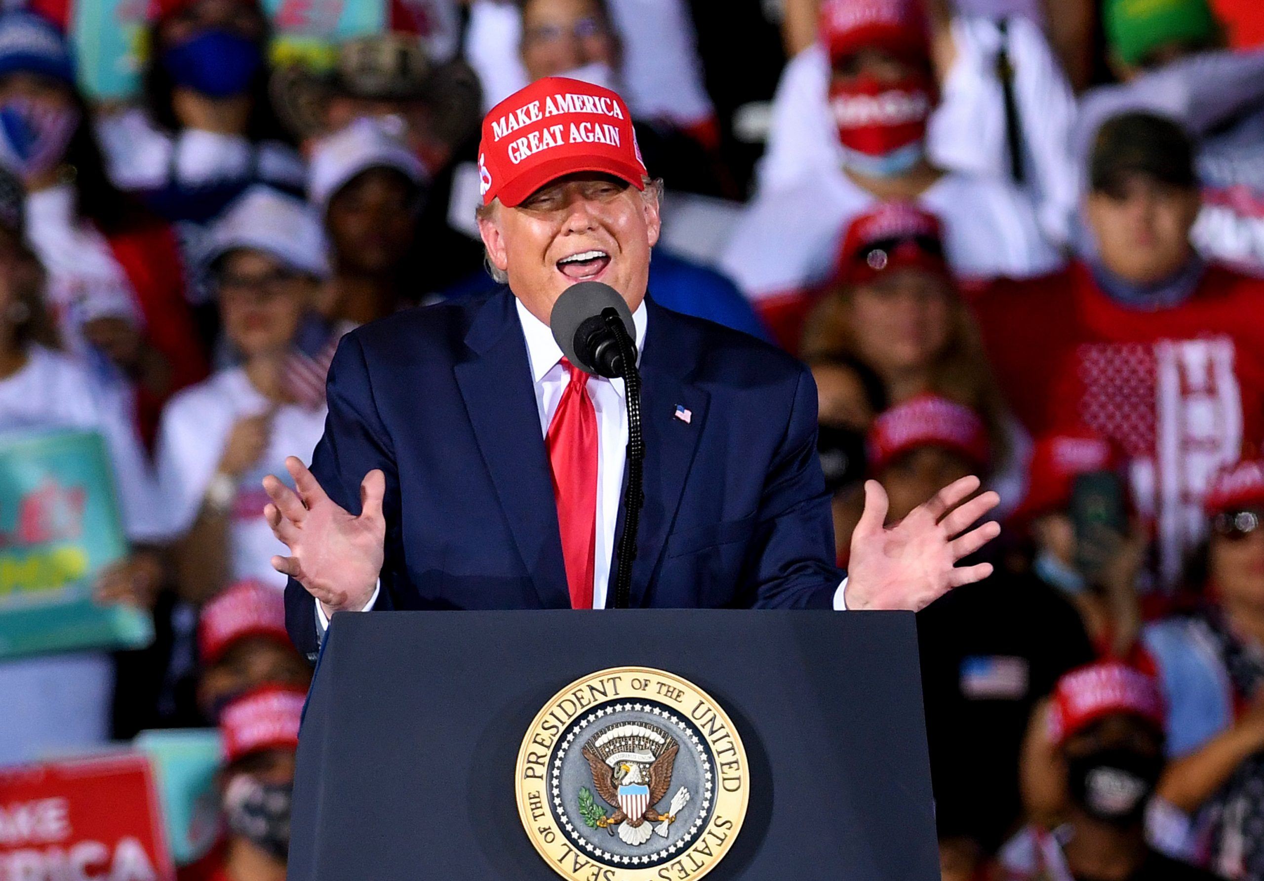 Final de campanie electorală în Statele Unite: ultimele mesaje transmise de Biden și Trump. Primele secții de votare se deschid în câteva ore