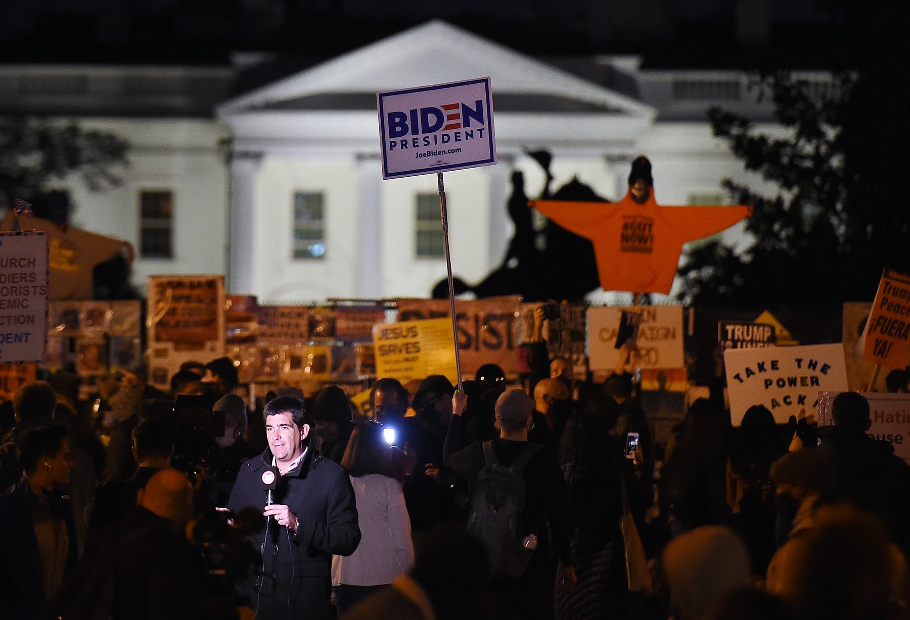 Alegeri SUA 2020. Ciocniri violente între protestatarii BLM și suporterii pro-Trump în fața Casei Albe