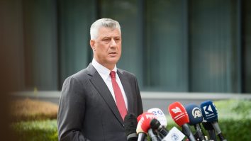 Președintele Kosovo, Hashim Thaci, acuzat oficial de crime de război, și-a dat demisia