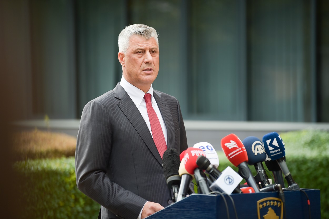 Președintele Kosovo, Hashim Thaci, acuzat oficial de crime de război, și-a dat demisia