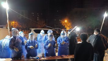 Doi angajați din Tianjin, testați pozitiv cu Covid, după ce China anunțase urme de virus pe carne de import