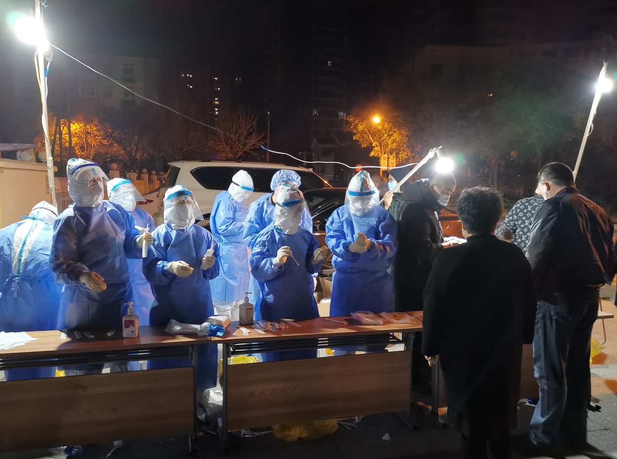 Doi angajați din Tianjin, testați pozitiv cu Covid, după ce China anunțase urme de virus pe carne de import