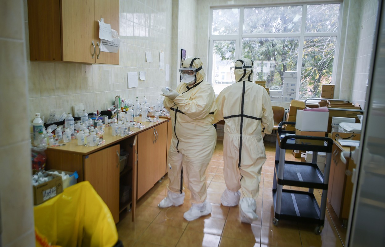 Județele cu cele mai multe îmbolnăviri. București are peste 1.300 de infectări, iar în Prahova au scăzut brusc