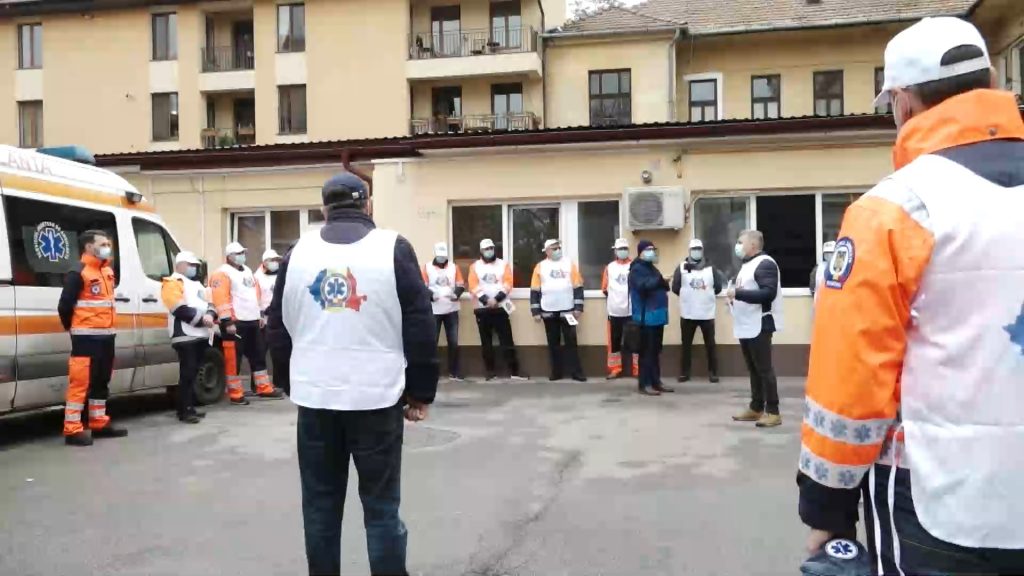 Ambulanţierii din Cluj protestează: „Am primit sporuri de recunoştinţă în valoare de trei lei“