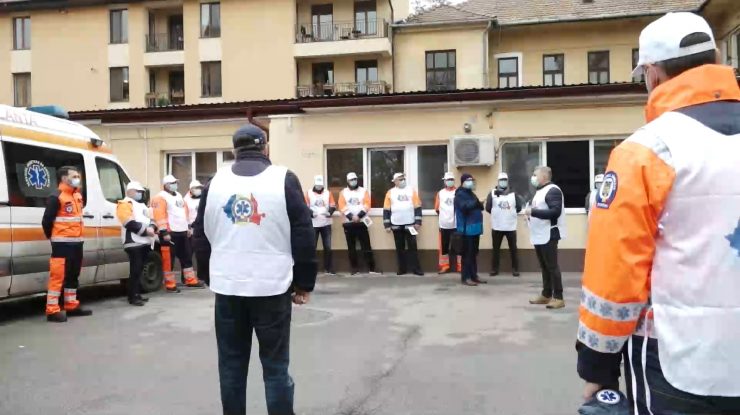 Ambulanţierii din Cluj protestează: „Am primit sporuri de recunoştinţă în valoare de trei lei“