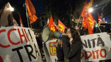 Mii de oameni din Spania și Italia au ieșit în stradă. Nu mai suportă restricțiile