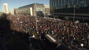 Proteste la Leipzig împotriva restricțiilor. 20.000 germani fără mască au ieșit în stradă