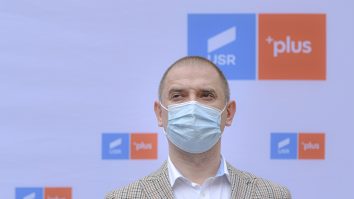 Radu Mihaiu, primarul sectorului 2: „De azi sunt posibil contact direct. Soția mea are simptome de COVID”