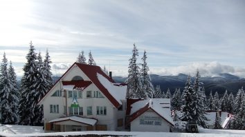 Românii s-au retras la munte în prima zi din minivacanța de 1 Decembrie. Care sunt stațiunile preferate