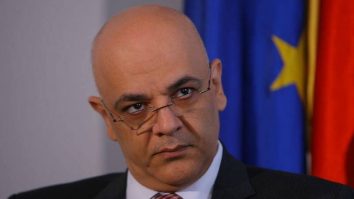 Arafat: „Cei care urlă să ne spună cum văd ei treaba. Orice rudă a lor poate fi victima acestui virus”