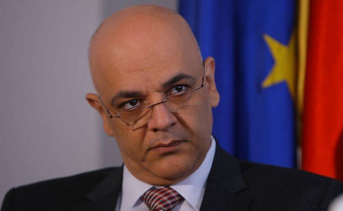 Se poate falsifica adeverința de vaccinare COVID-19? Explicația lui Raed Arafat