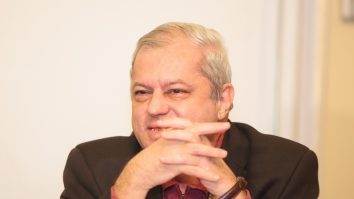 „Pisici pe acoperiș” – cel mai inedit volum de poezii. Când va fi disponibil