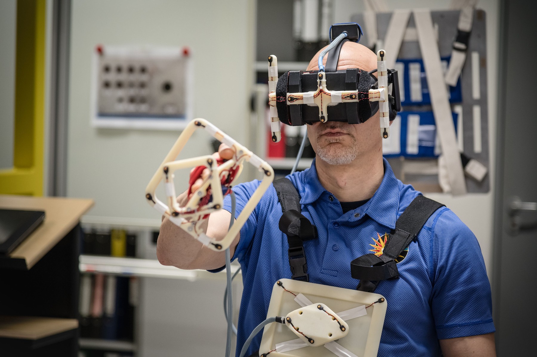 VR în medicină sportivă și fizioterapie. Cercetătorii au dezvoltat un senzor tactil