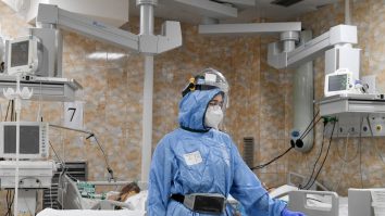 Coronavirusul a suferit mutații în Siberia. Anunțul autorităților sanitare din Rusia