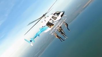 Saltul impresionant cu parașuta care a strâns aproape 300.000 vizualizări