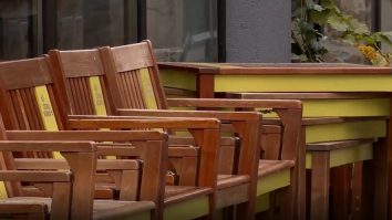 Până la granturi dau faliment. Un antreprenor din Brașov a fost nevoit să pună lacătul pe ușă, iar angajații îi plătește din împrumuturi