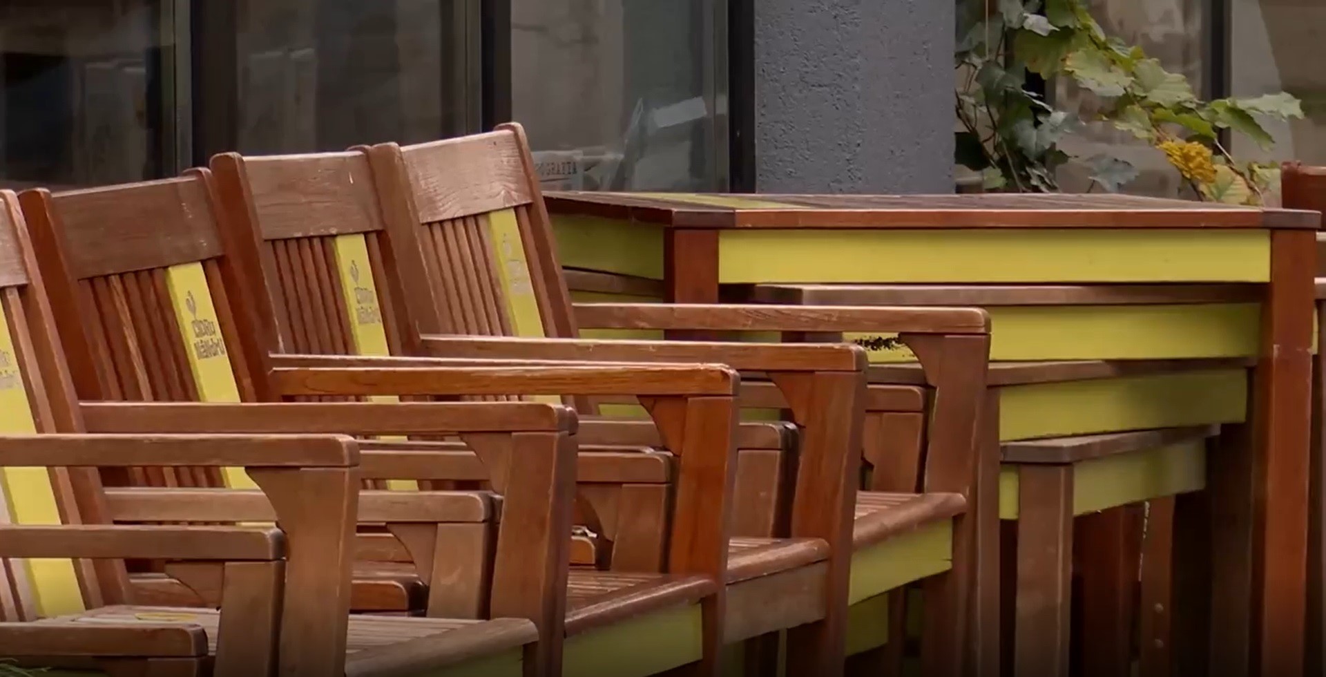 În așteptarea granturilor, un antreprenor din Brașov a fost nevoit să pună lacătul pe ușă și își plătește angajații din împrumuturi