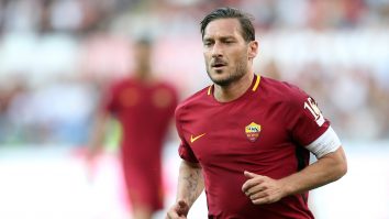 Francesco Totti, legenda lui AS Roma, a fost testat pozitiv pentru coronavirus. Tătăl său a decedat din cauza COVID-19