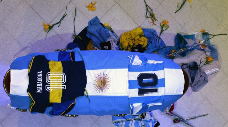 Angajatul de la firma de pompe funebre care a fotografiat sicriul deschis al lui Maradona și-a cerut public scuze