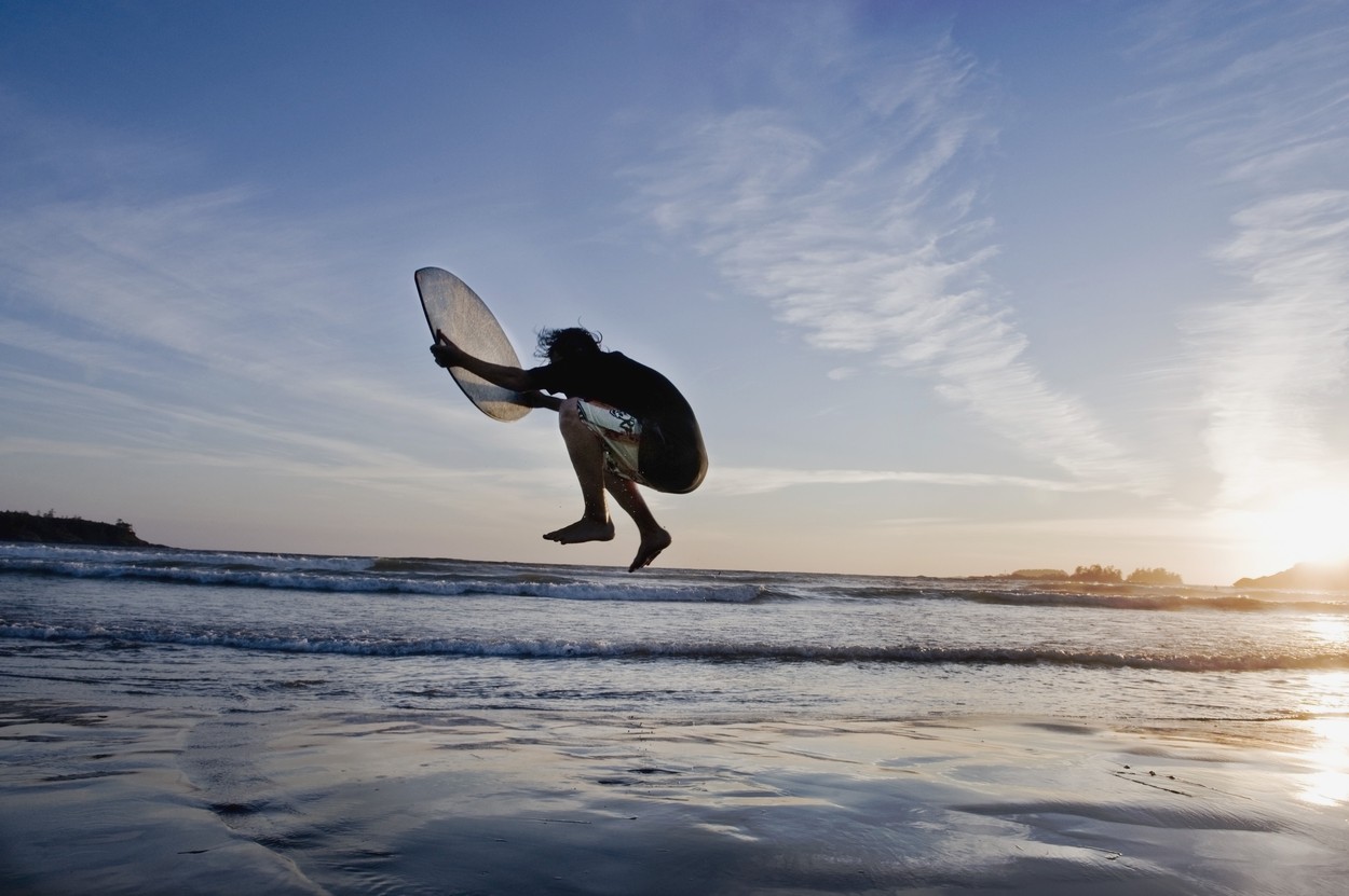 Skimboarding, noua „distracţie” a pasionaţilor de surf