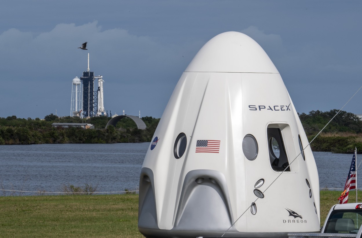 VIDEO. Capsula SpaceX și primul echipaj de astronauți civili au revenit pe Pământ