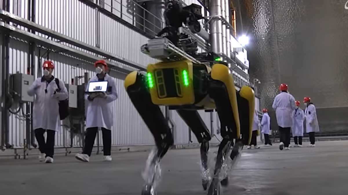 Spot, câinele robot de la Cernobîl. Lucrează acolo unde oamenii nu pot ajunge decât cu riscuri mari