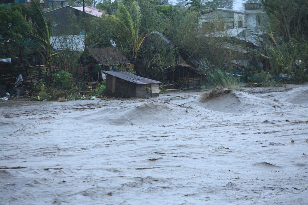 Taifunul Goni a lovit puternic Filipine, în această dimineața. Peste o mie de persoane au fost evacuate