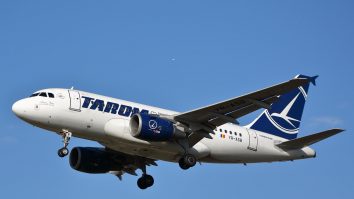 Țara în care sosirea unei aeronave Tarom, cu 116 turiști români la bord, este subiect de Breaking News
