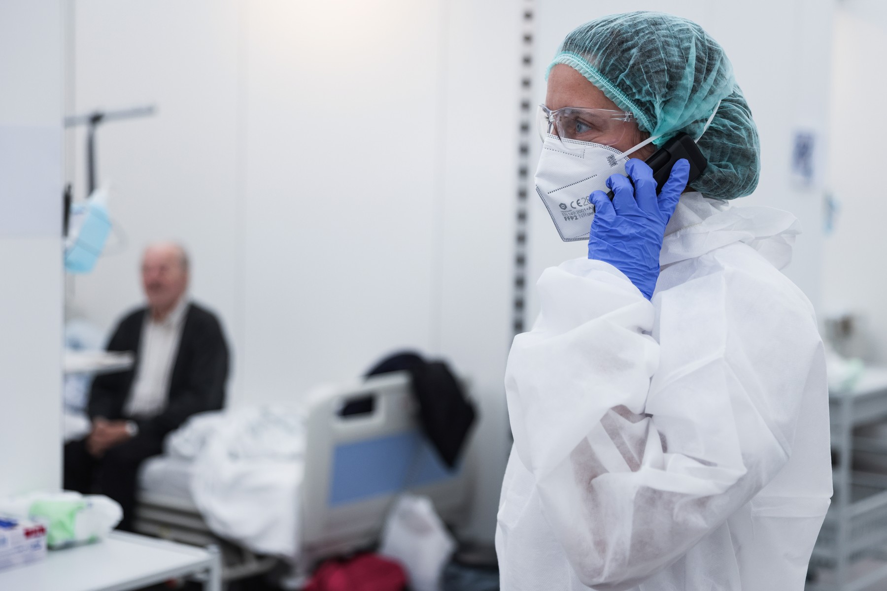 Țara cu cele mai aglomerate secții ATI din Europa. Medicii se tem că valul de îmbolnăviri nu a atins vârful