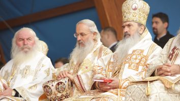 ÎPS Teodosie trimite toți preoții la Mănăstirea Peștera Sfântului Andrei în „interes profesional”