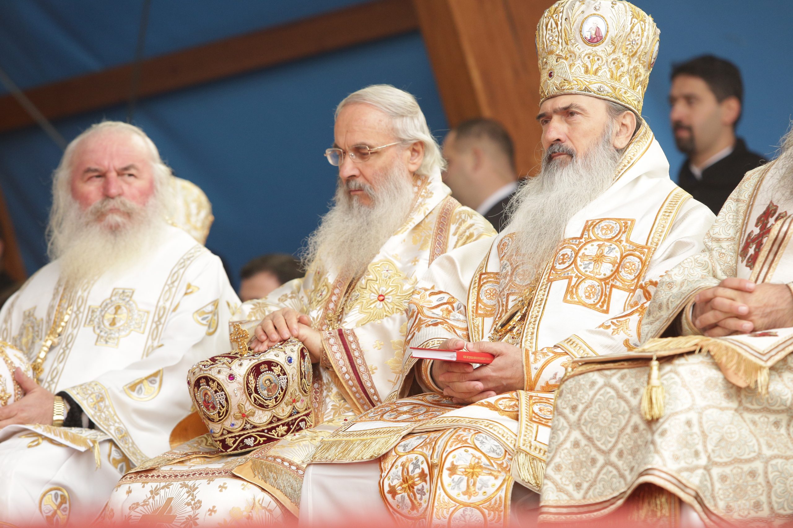 ÎPS Teodosie trimite toți preoții la Mănăstirea Peștera Sfântului Andrei în „interes profesional”