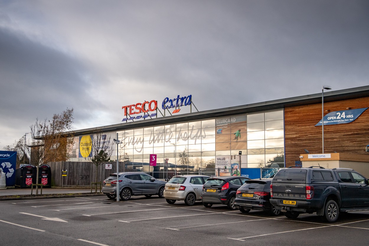 Un important lanț de magazine britanic raționalizează ouăle, orezul, săpunul sau hârtia igienică