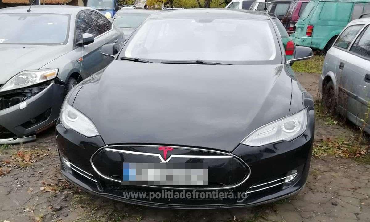 O  Tesla de 50.000 de euro, furată în Norvegia, a fost găsită în Suceava