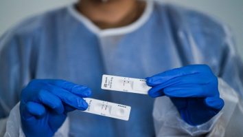 Ping-pongul dintre instituții. Legea nu ține cont de testele care pot da eroare