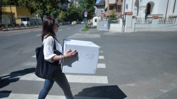 DESCARCĂ AICI cererea pentru urna mobilă, în cazul în care ești în carantină sau în izolare