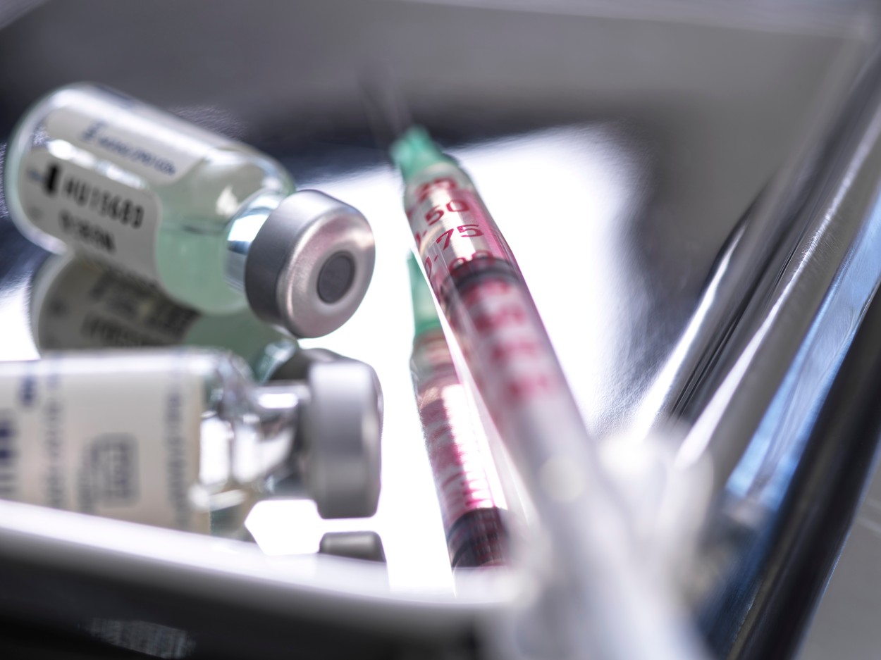 Vaccinul ROR ar putea să ne ferească și de SARS-CoV-2. Explicațiile oamenilor de știință