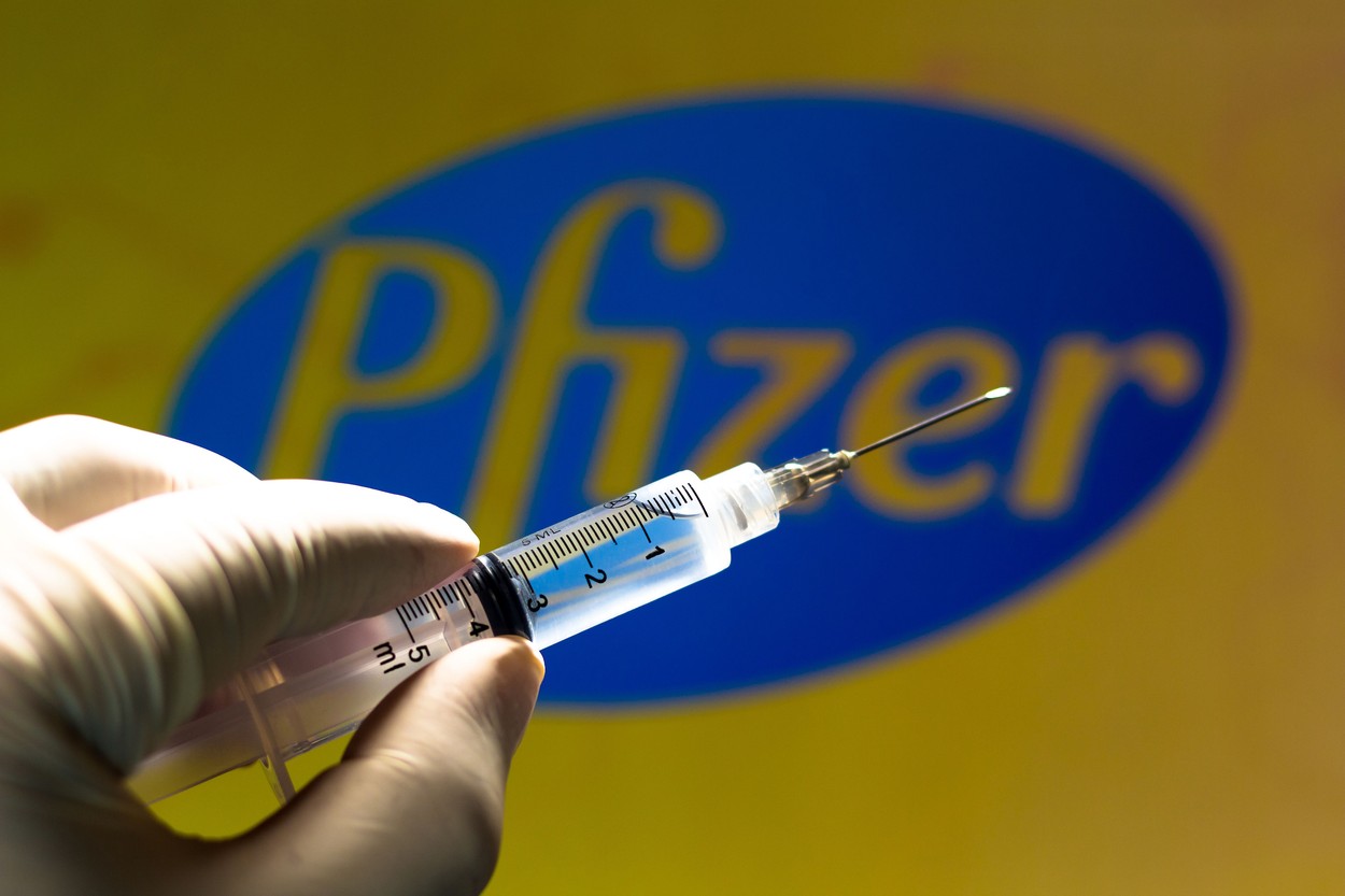 Vaccinul anti-Covid de la Pfizer şi BioNTech are acum eficienţă de 95%. Cererea pentru autorizaţie va fi depusă „în câteva zile”