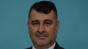 Tătaru vrea ca 80% dintre managerii de spital să fie concediați, dar numește șef la Spitalul din Câmpeni un director de restaurant cu „Școala vieții”