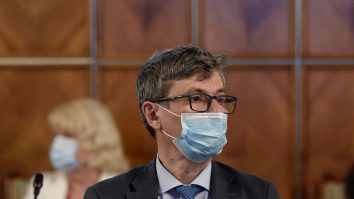 Virgil Popescu, infectat cu COVID-19: „Acest virus nu iartă”