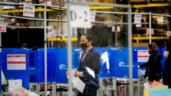 Dorința de a vota, mai puternică decât Covid-19 pentru americani. Deși infectați, au mers la urne