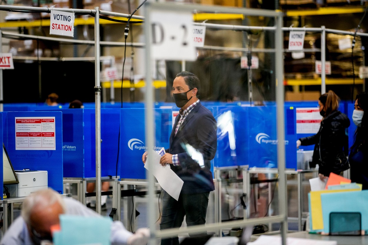 Dorința de a vota, mai puternică decât Covid-19 pentru americani. Deși infectați, au mers la urne