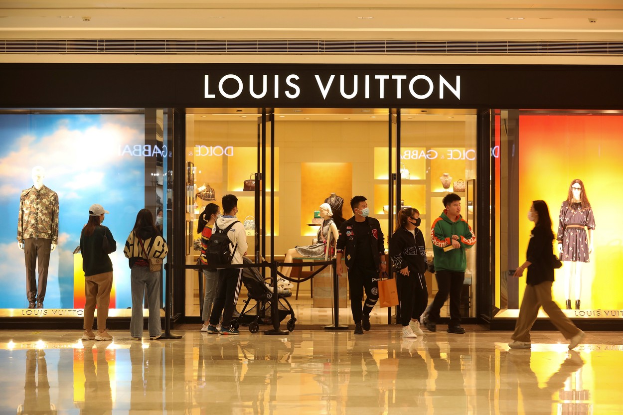 Brandurile de lux prosperă în pandemie. De ce  sunt vânzările în creștere pentru mai multe branduri premium