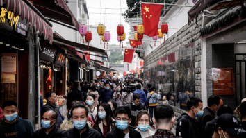 Prețul renașterii din pandemie în Wuhan. Chinezii se tem acum de europeni