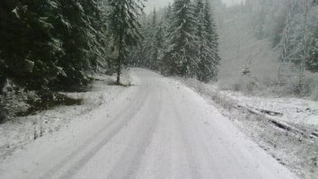 Zăpadă de 10 cm în Munții Făgăraș