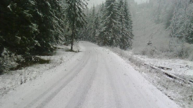 Zăpadă de 10 cm în Munții Făgăraș